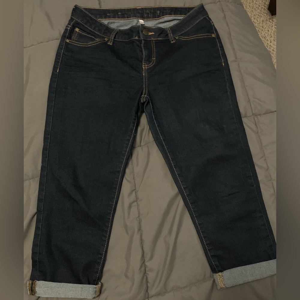 Jennifer Lopez crop jeans. Size 6 petite